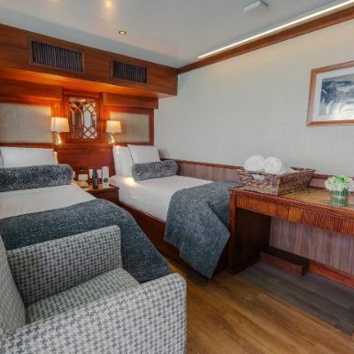 GRACE 4 - Galapagos Cruise