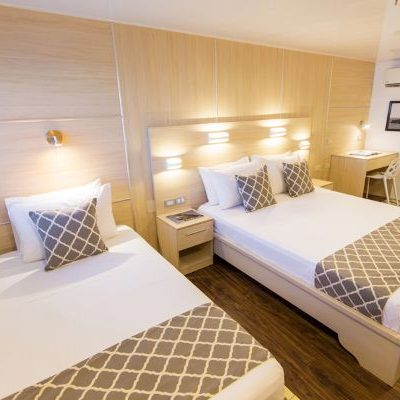 SOLARIS 3 - Galapagos Cruise